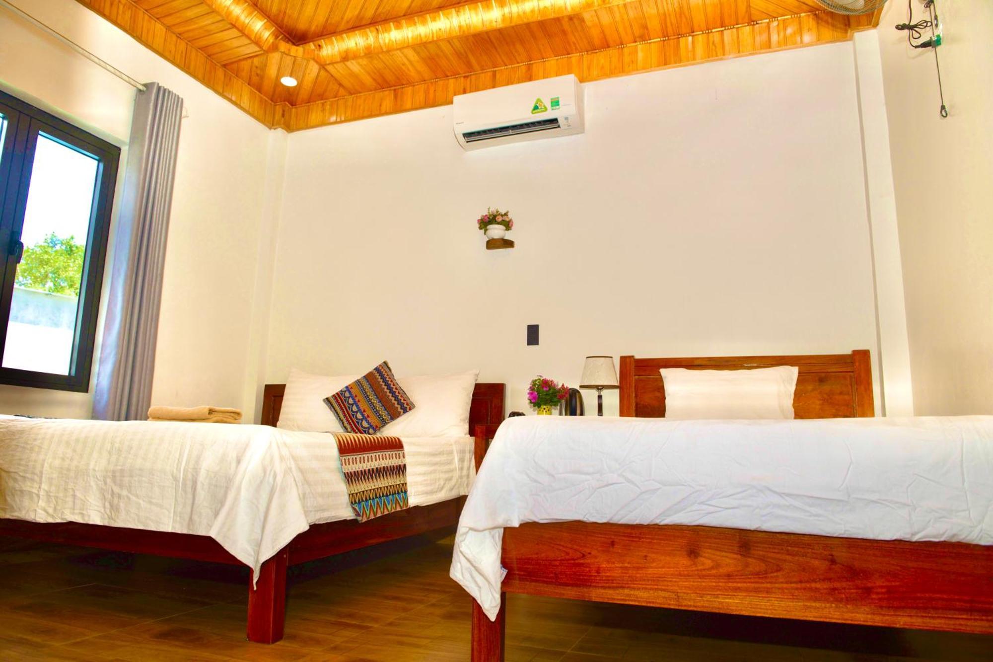 Yolo Pool Bar Villas & Garden Restaurant Phong Nha Exterior foto